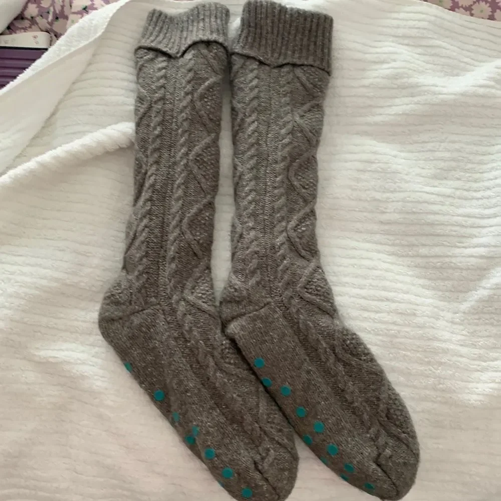 Muk Luks Cozy Feet Fireside Cabin Socks